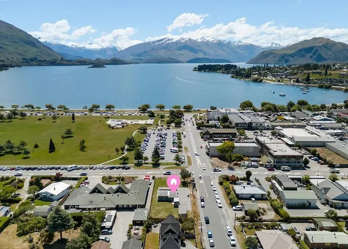 Escape - Views Of And Mountains Wanaka
