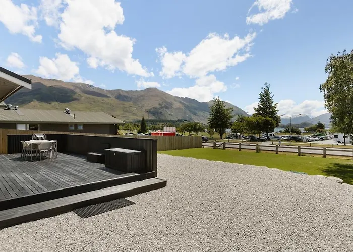 Escape - Views Of And Mountains * Wanaka